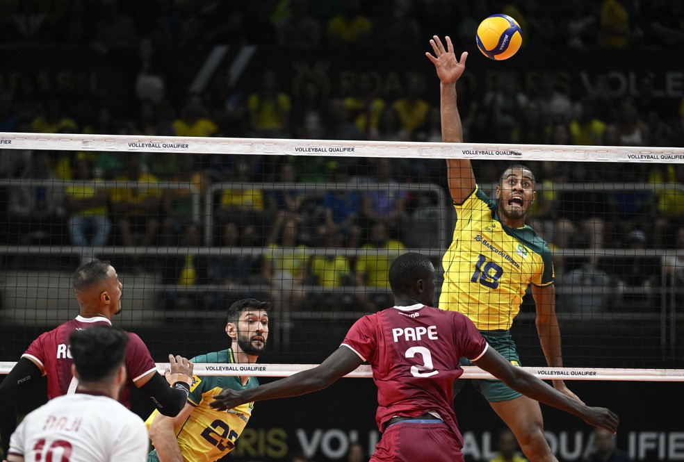 Olimpíadas: onde assistir ao jogo do vôlei masculino do Brasil? Saiba em  qual canal vai passar - TV História