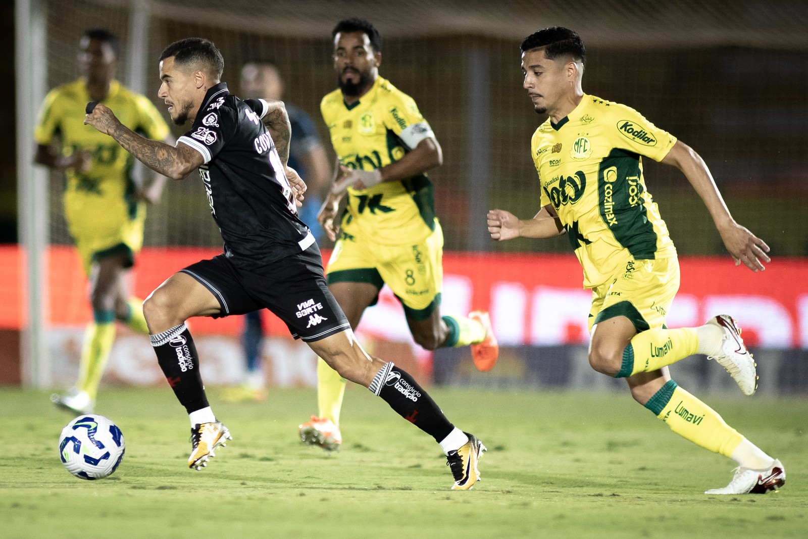 Com resultados da 18ª rodada, Vasco entra na zona de rebaixamento do Brasileirão