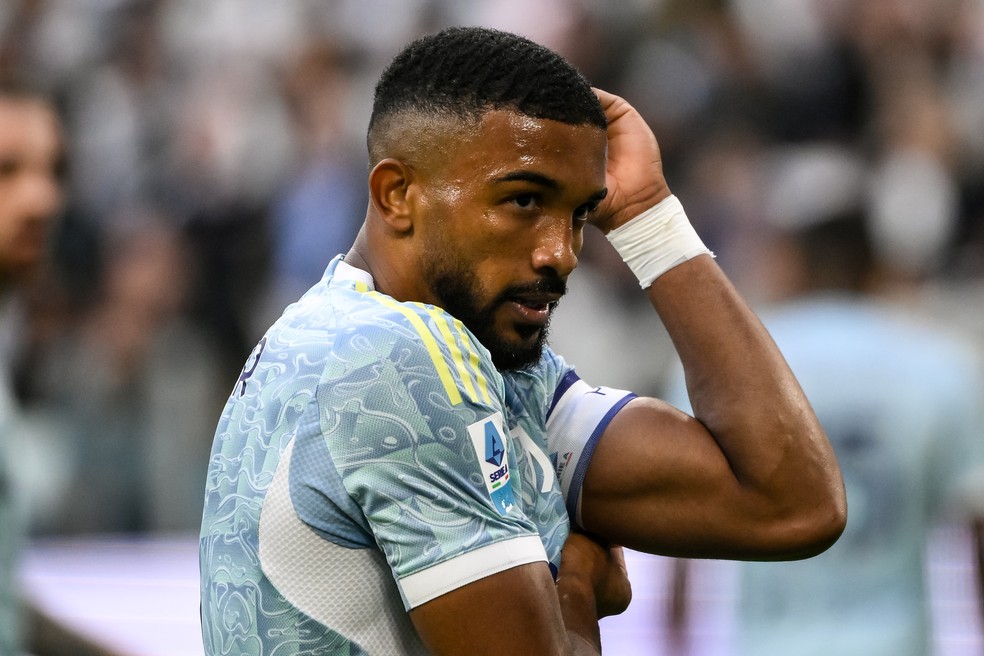 Bremer em ação pela Juventus em partida do Campeonato Italiano.