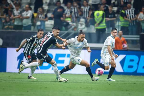 Desempenho do Grêmio contra o Galo revela misto de problemas e virtudes