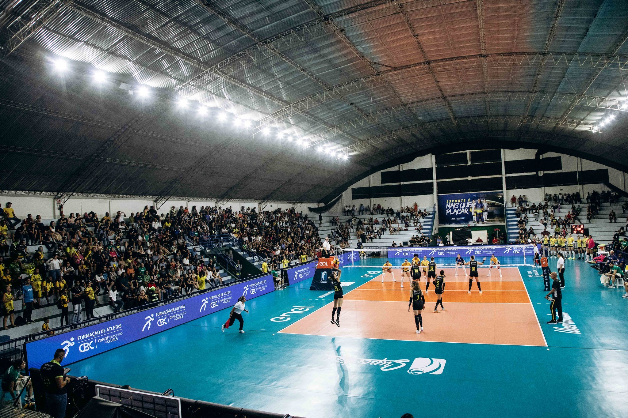 Praia Clube x Pinheiros pela Superliga Feminina: onde assistir ao vivo, horários e mais