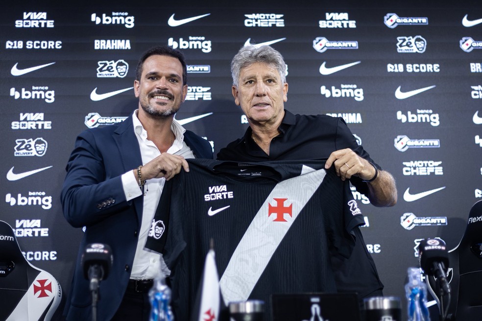 Renato Ga�cho em apresenta��o no Vasco � Foto: Matheus Lima/Vasco