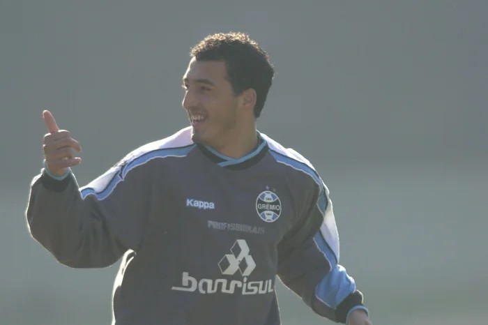 Ex-volante do Grêmio sofre infarto e está em estado grave