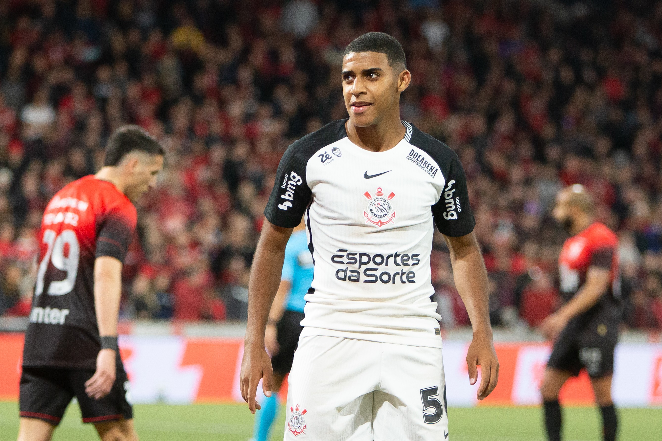 Aos 18 anos, Gui Negão se destaca no Corinthians e cria “boa dor de cabeça” para Dorival