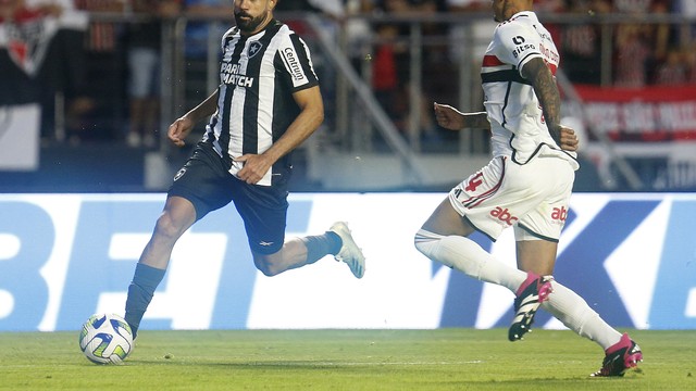 Diego Costa estreia pelo Botafogo