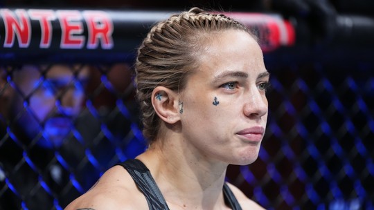 Ex-lutadora do UFC comemora sobriedade de 8 anos sem álcool e drogas