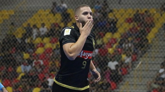 Charuto faz hat-trick e comanda goleada do Sorocaba sobre o Brasília na Liga Futsal