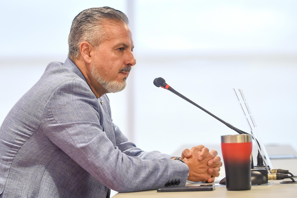 José Boto em sua primeira entrevista coletiva no Flamengo — Foto: Marcelo Cortes / CRF
