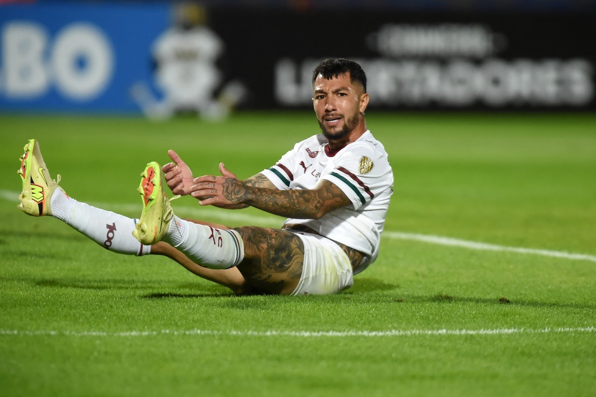 Fluminense Lida com Situação de Lucho Acosta em Meio a Investigação de Manipulação de Jogo
