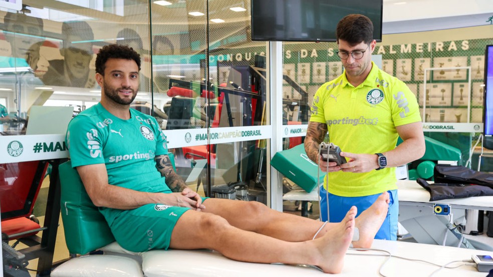 Felipe Anderson em trabalho interno na Academia de Futebol do Palmeiras — Foto: Cesar Greco / Palmeiras