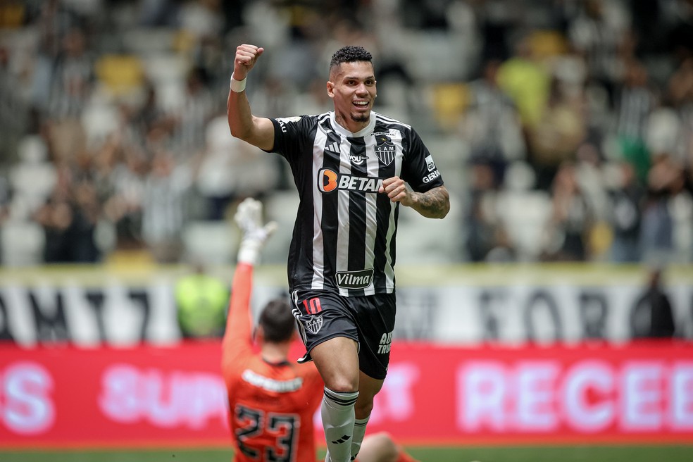 Paulinho, do Atlético-MG, comemora gol contra So Paulo — Foto: Pedro Souza / Atlético