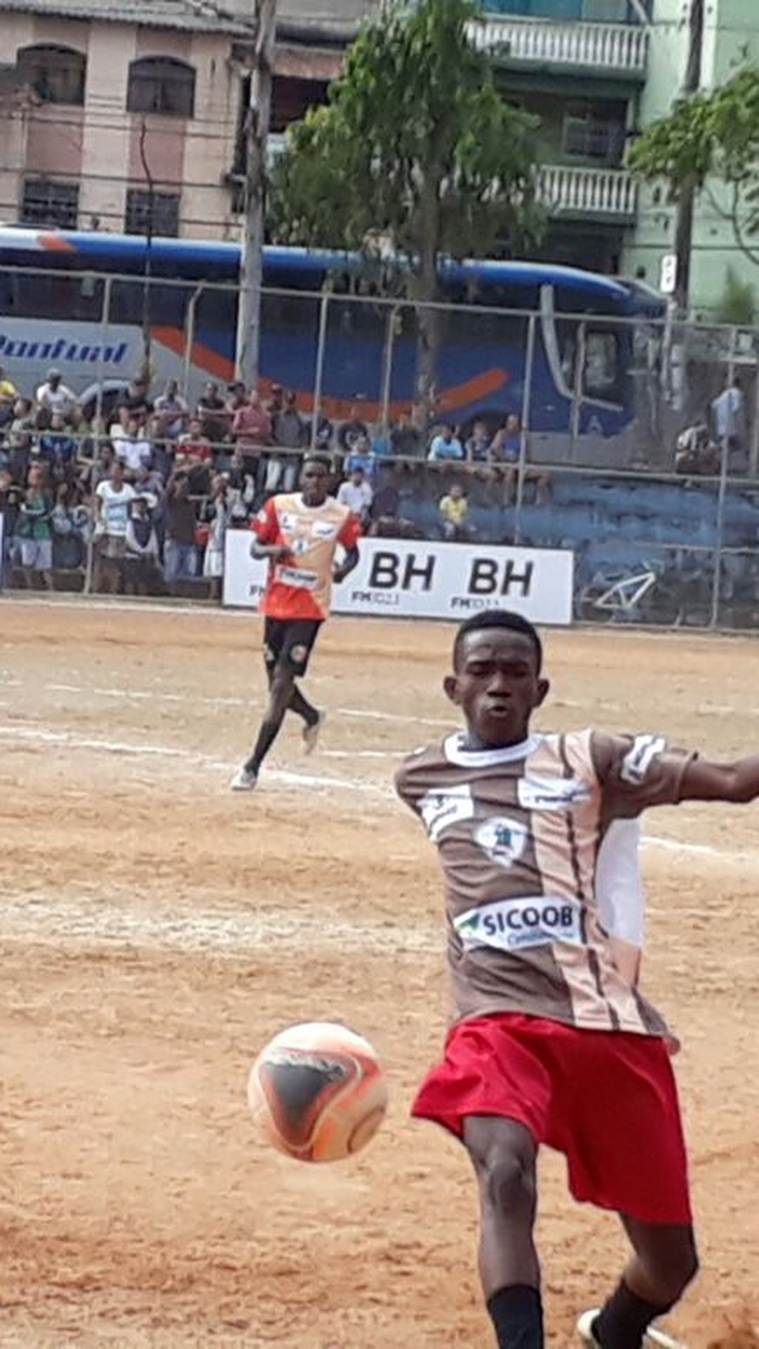 Taça das Favelas: Aglomerado Santa Lúcia é campeão do torneio feminino;  Aglomerado da Serra vence no masculino, Minas Gerais