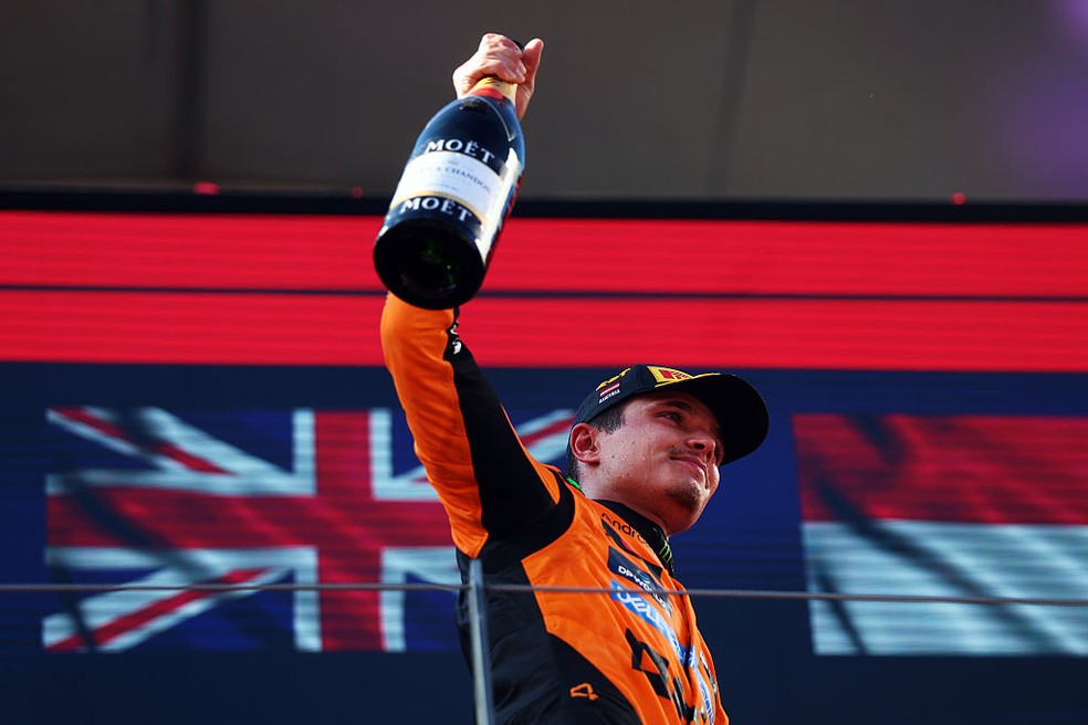 Lando Norris celebra vitória no GP da Áustria de F1 em 2025 — Foto: Steven Tee/LAT Images