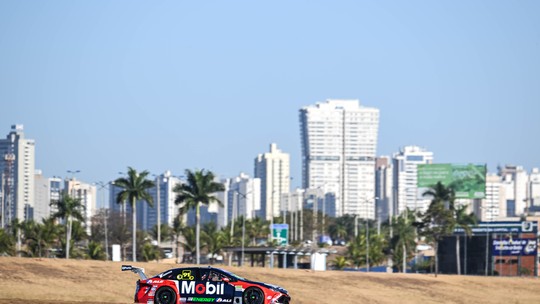 Stock Car: Dudu Barrichelo vence corrida sprinttop one slotGoiânia