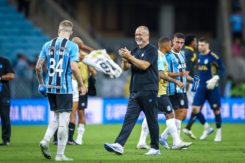 Mano Menezes após primeira vitória pelo Grêmio — Foto: Lucas Uebel/Grêmio