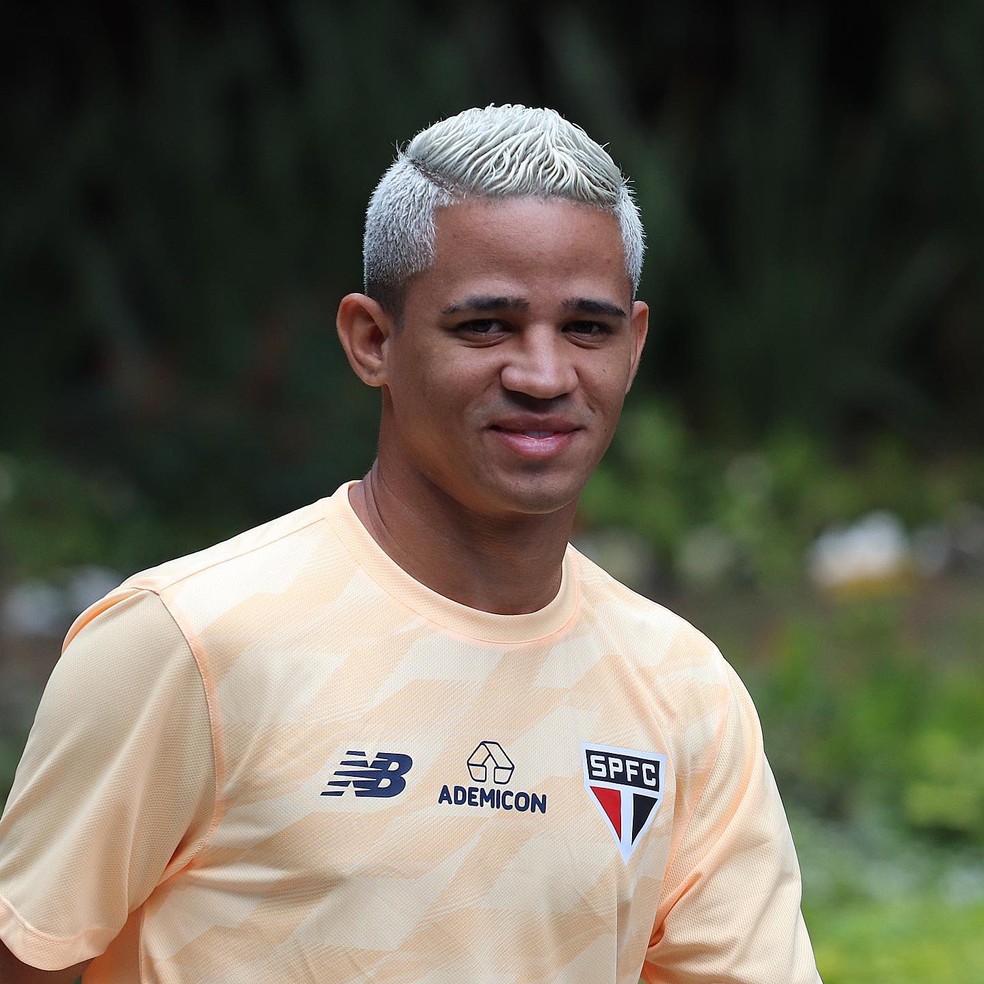 Erick, novo atacante do São Paulo, faz golaço em treino — Foto: São Paulo FC