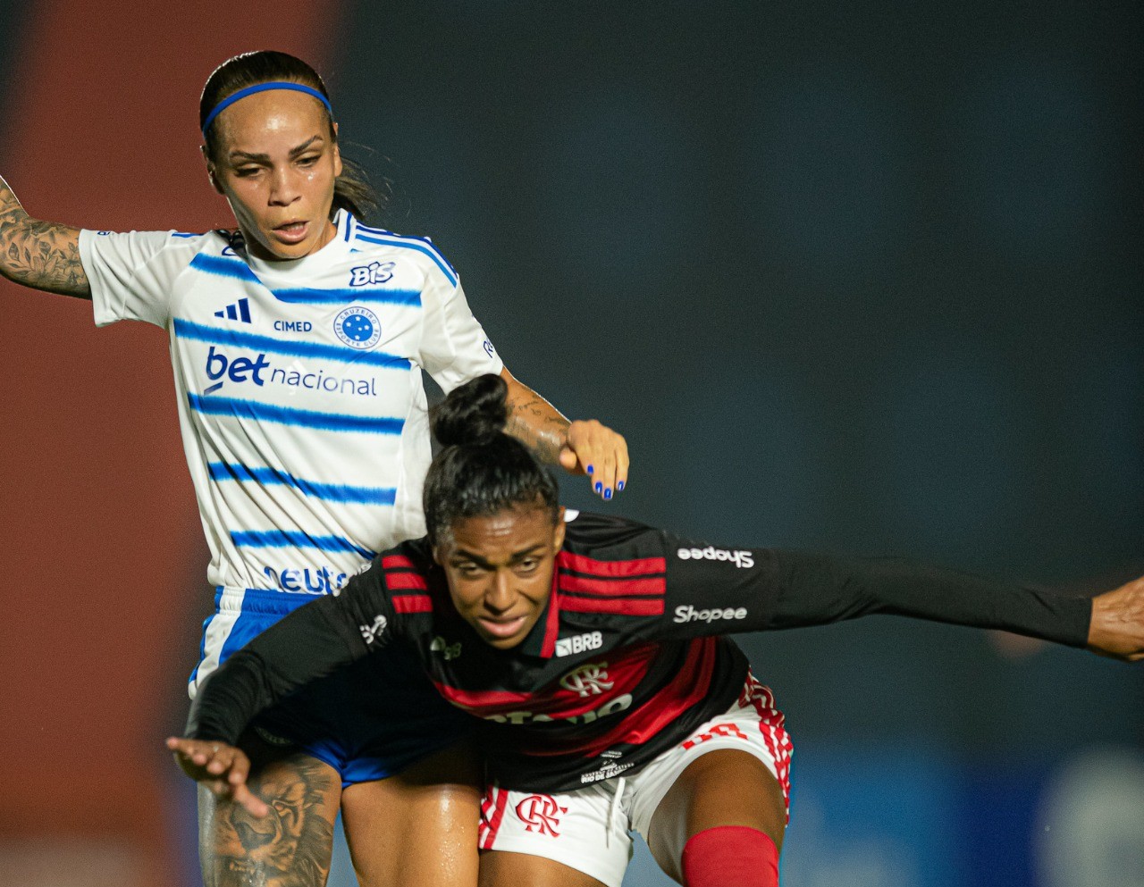 Cruzeiro e Fluminense se enfrentam em duelo decisivo no Brasileirão Feminino