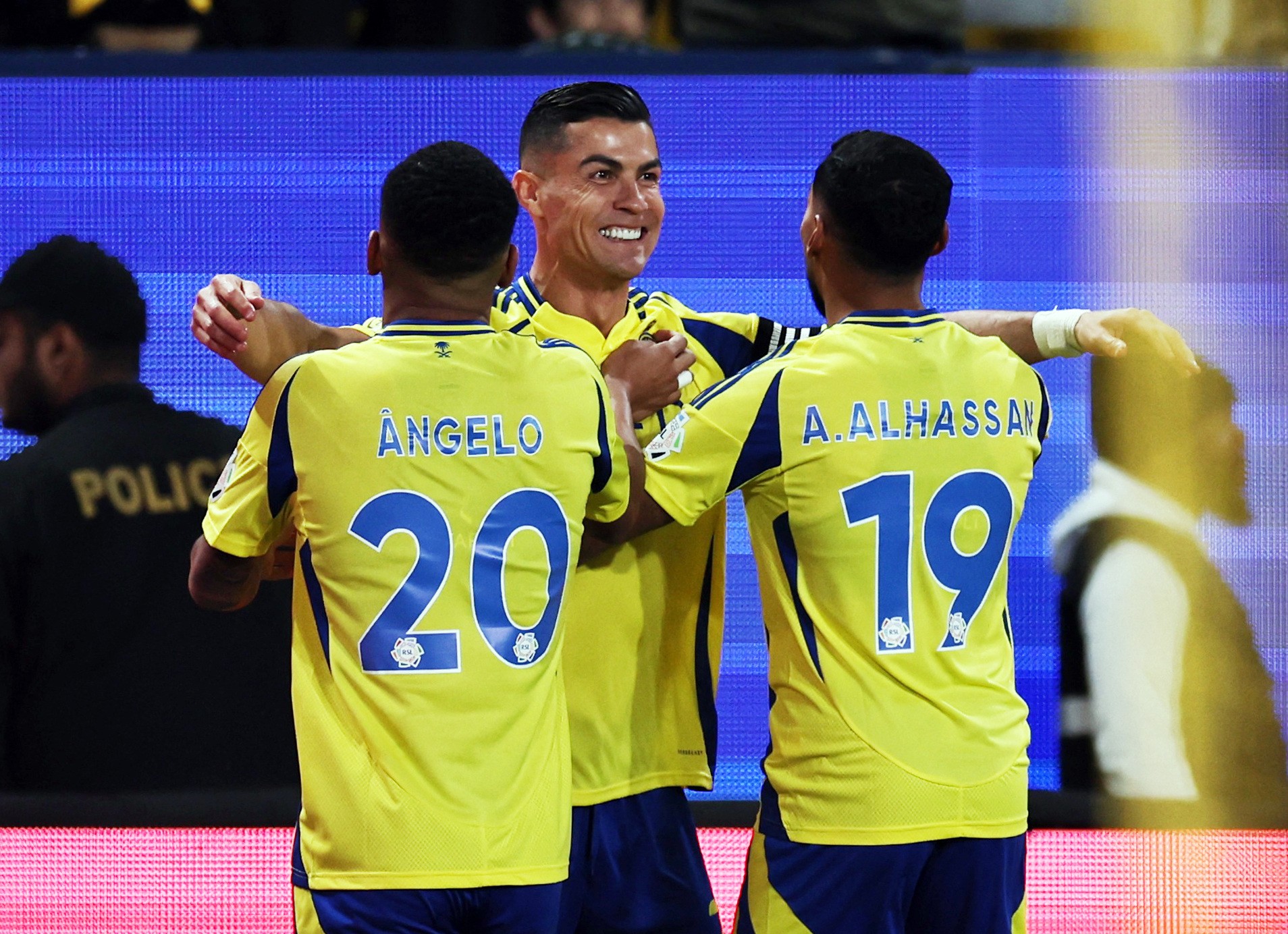 Cristiano Ronaldo marca o 928º gol, e Al-Nassr vence o Al-Kholood ...