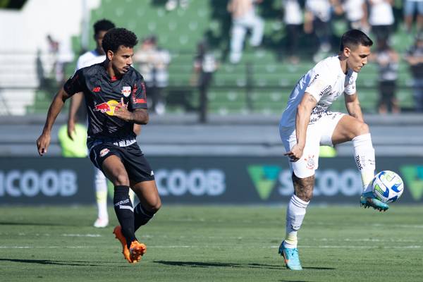 Atrás de Lionel Messi, Rojas é o segundo jogador com mais gols de fora da  areá na temporada