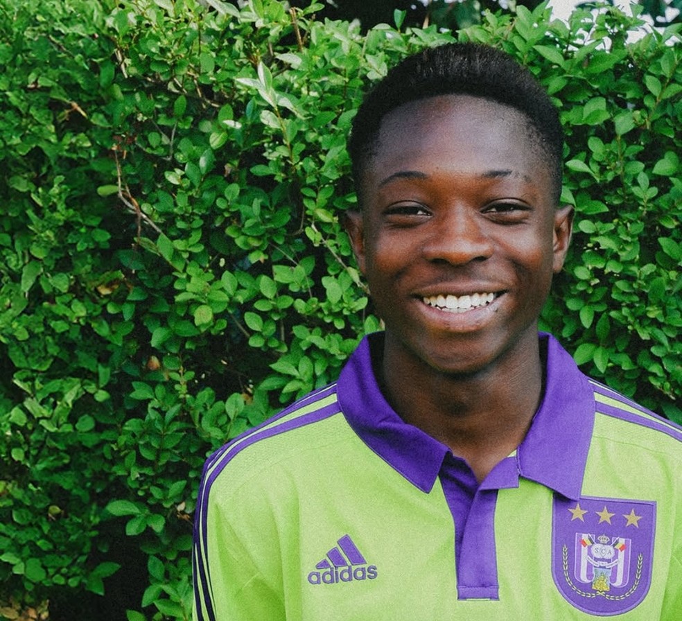Anderlecht publicou foto de Amuzu em seus primeiros passos no clube — Foto: Reprodução / Instagram