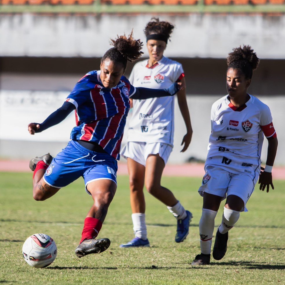 Duas Mulheres em Jogo - Futebol e Liderança– LÍDER