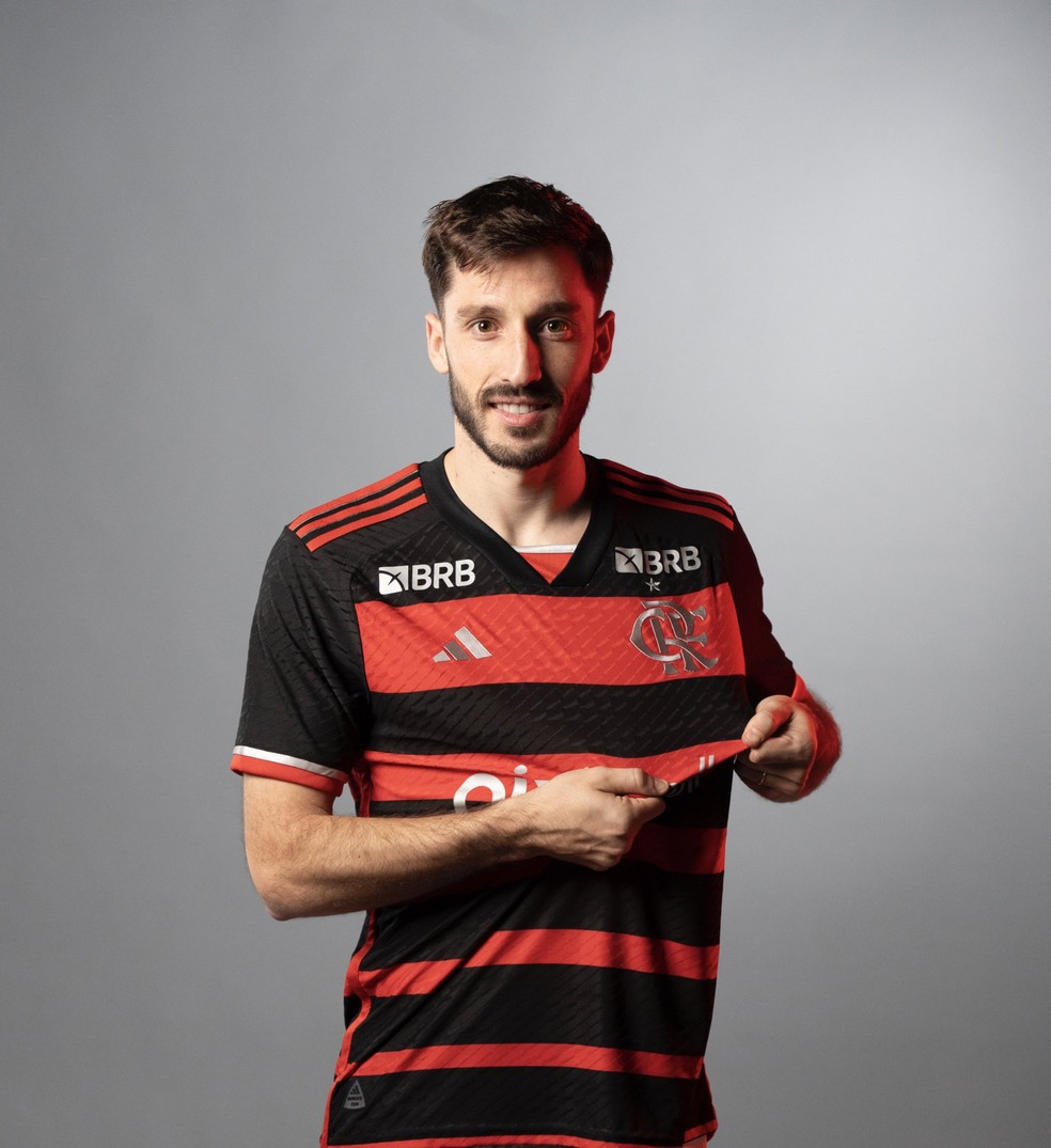 Viña é jogador do Flamengo — Foto: Igor Coelho/Divulgação Flamengo