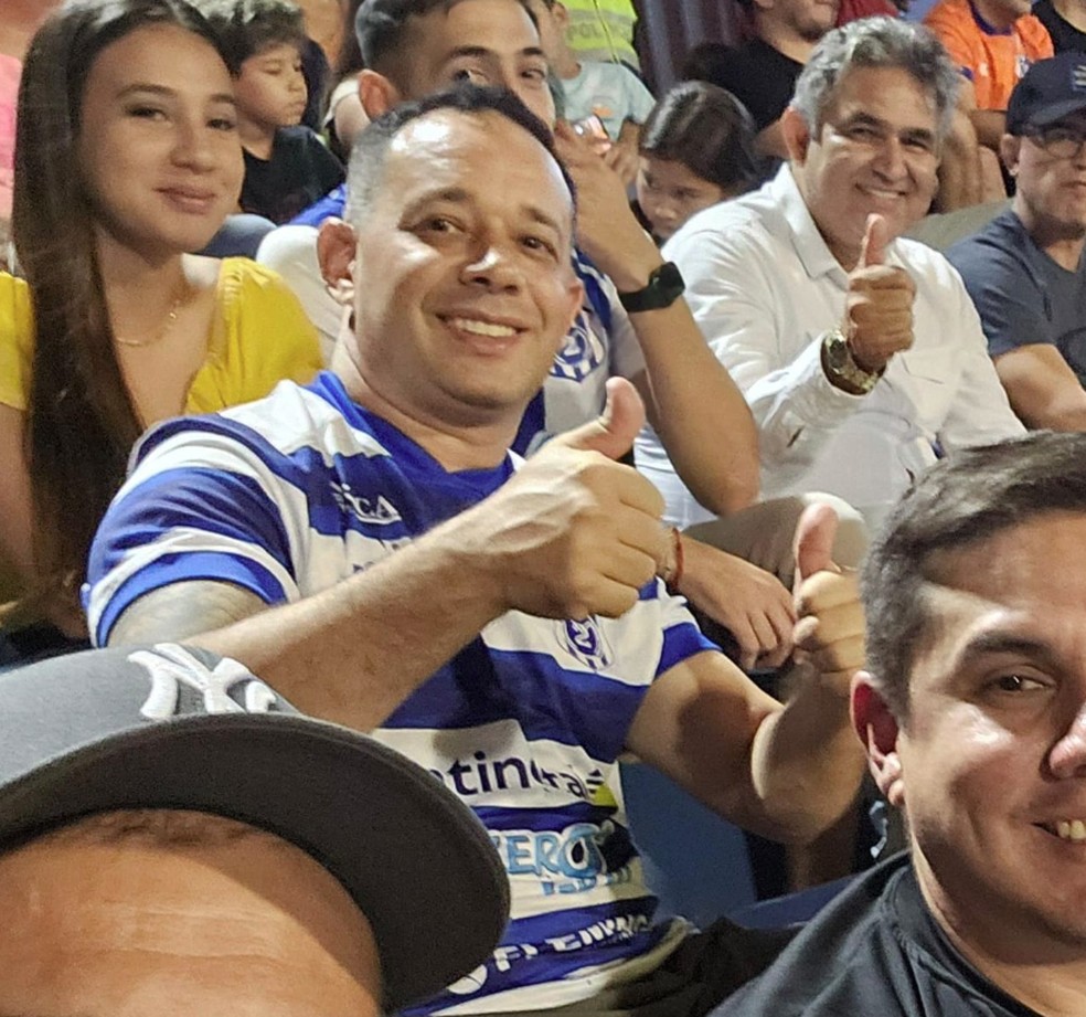 Emerson, torcedor do Flamengo e do 2 de Mayo — Foto: Acervo Pessoal