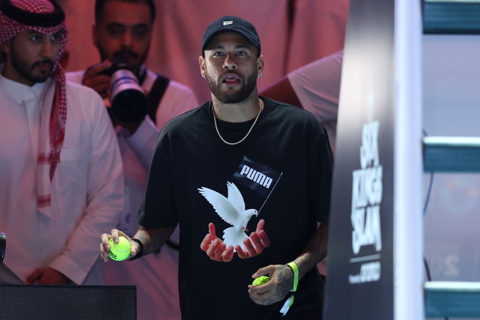 Neymar no 'Six Kings', torneio de tênis disputado na Arábia Saudita — Foto: Richard Pelham/Getty Images