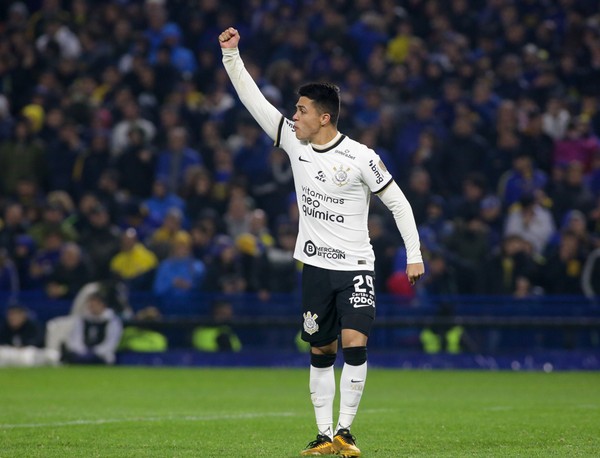 Ex-jogador do Corinthians revela bastidor de pedido a Vitor Pereira em classificação do Corinthians na Bombonera