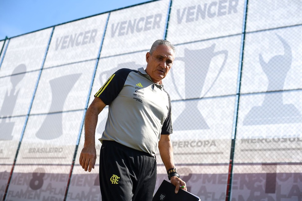 Tite em treinamento do Flamengo — Foto: Marcelo Cortes/Flamengo