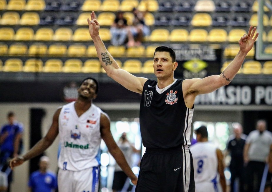 São Paulo impõe jogo, vence Franca e provoca terceira partida na final do  Paulista de basquete, basquete