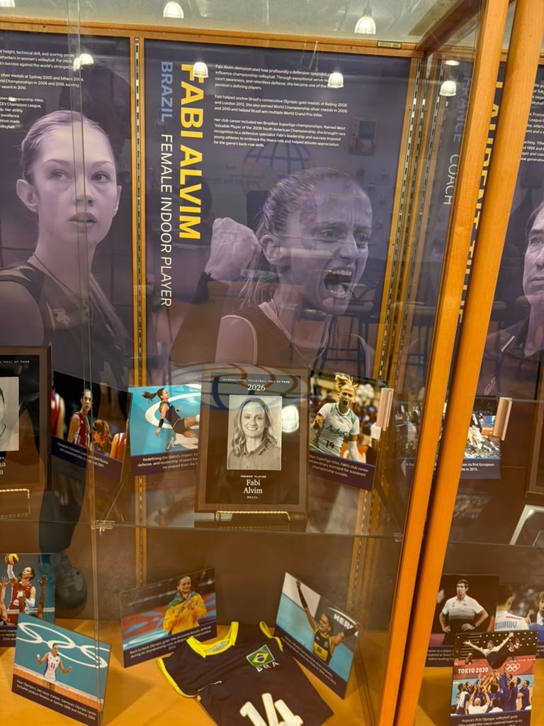 Fabi Alvim e Alison "Mamute" entram oficialmente para o Hall da Fama do vôlei