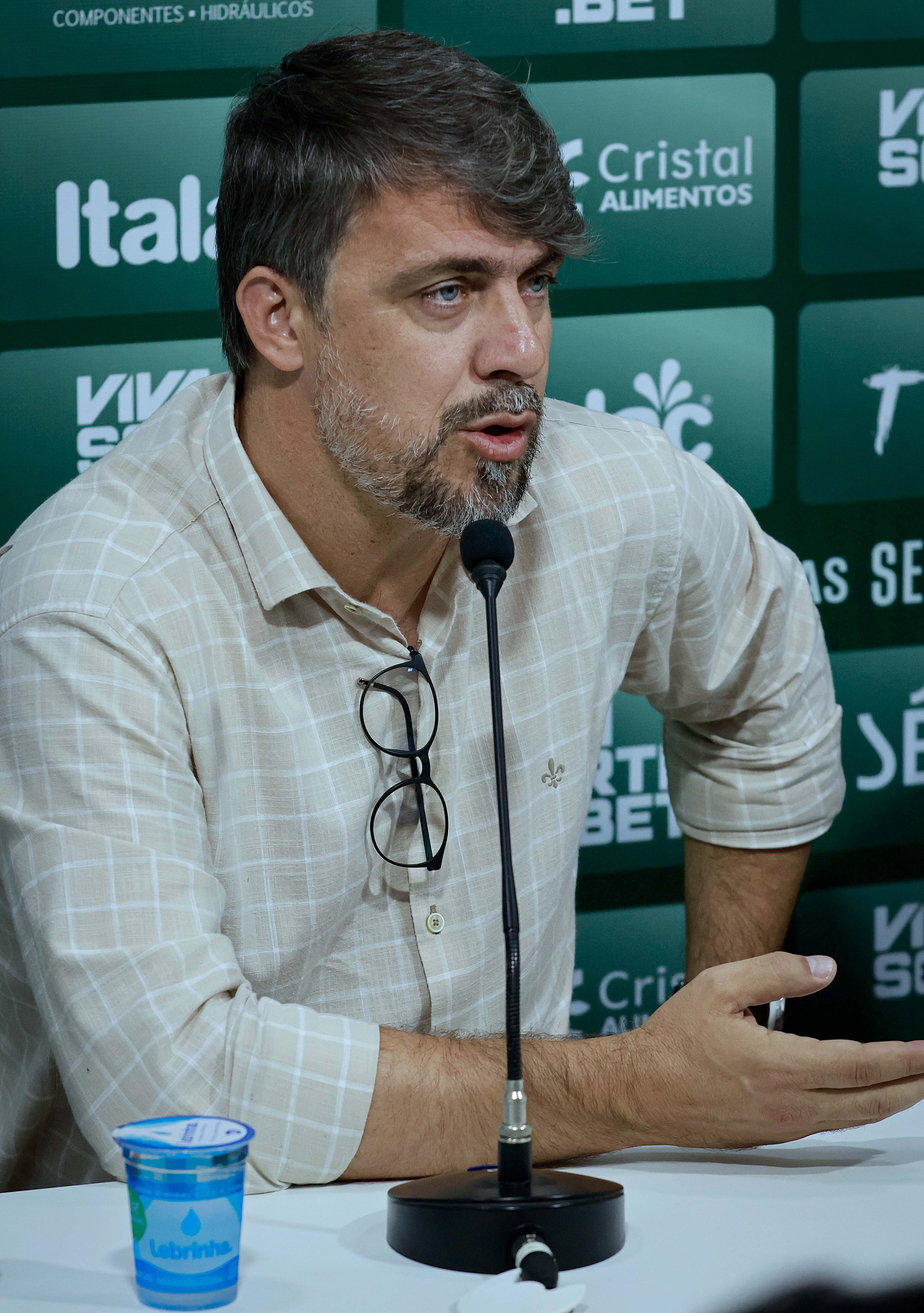 Diretor detalha postura do Goiás em meio à crise financeira: "Melhor contratação está aqui dentro"