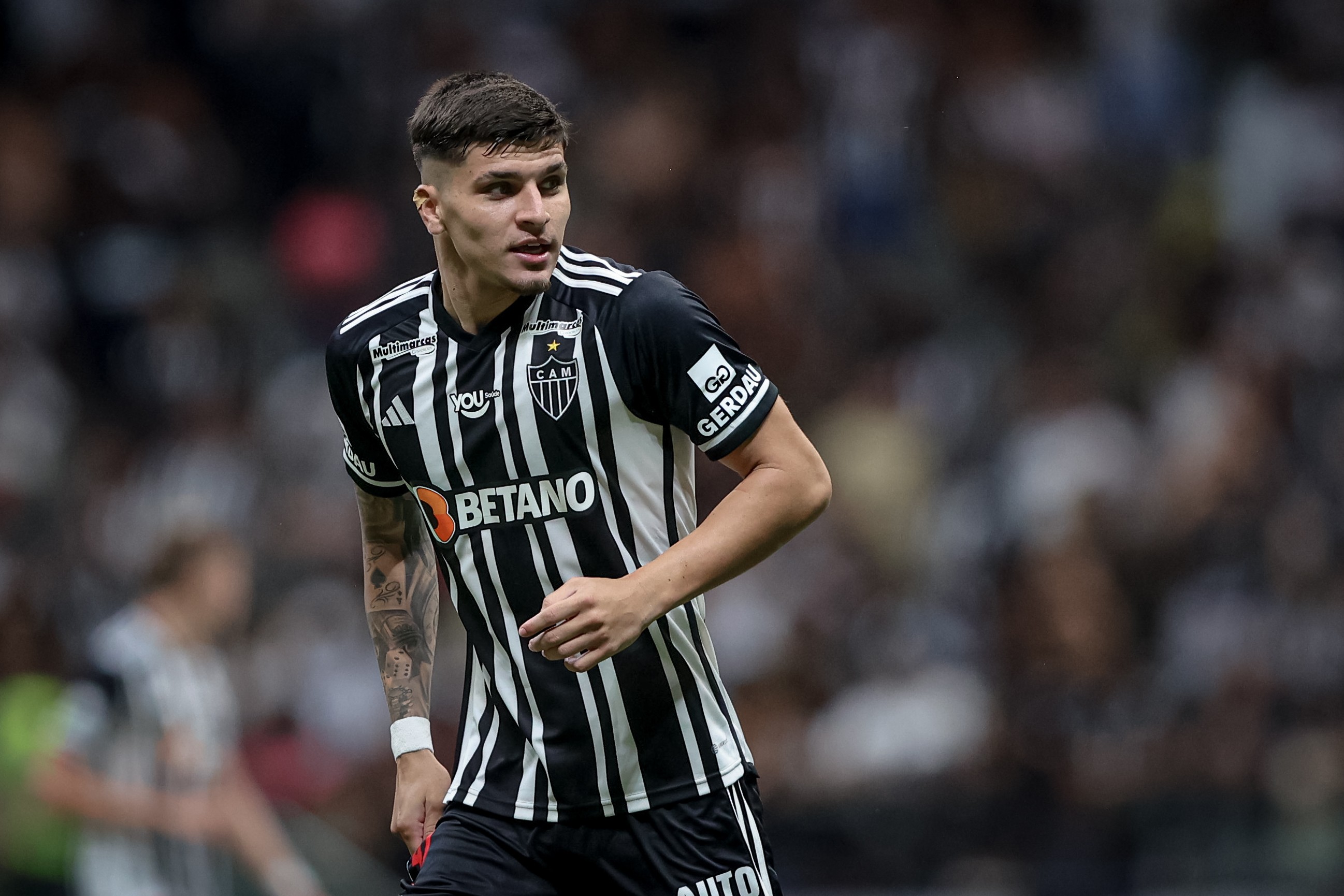 Atlético-MG estuda reintegrar atacante emprestado no elenco