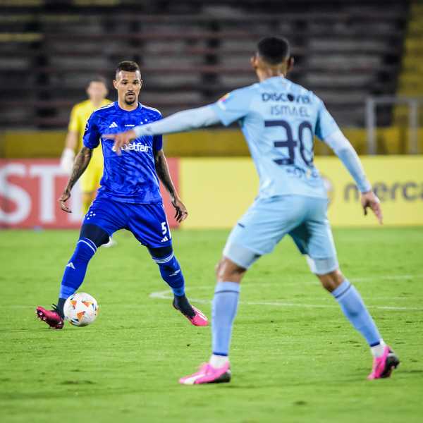 Zagueiro Zé Ivaldo mantém defesa invicta e passará por avaliação.