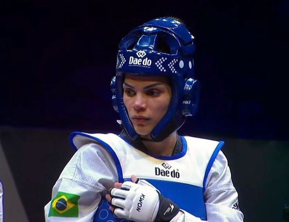 Caroline dos Santos foi prata no Mundial de Taekwondo — Foto: Reprodução