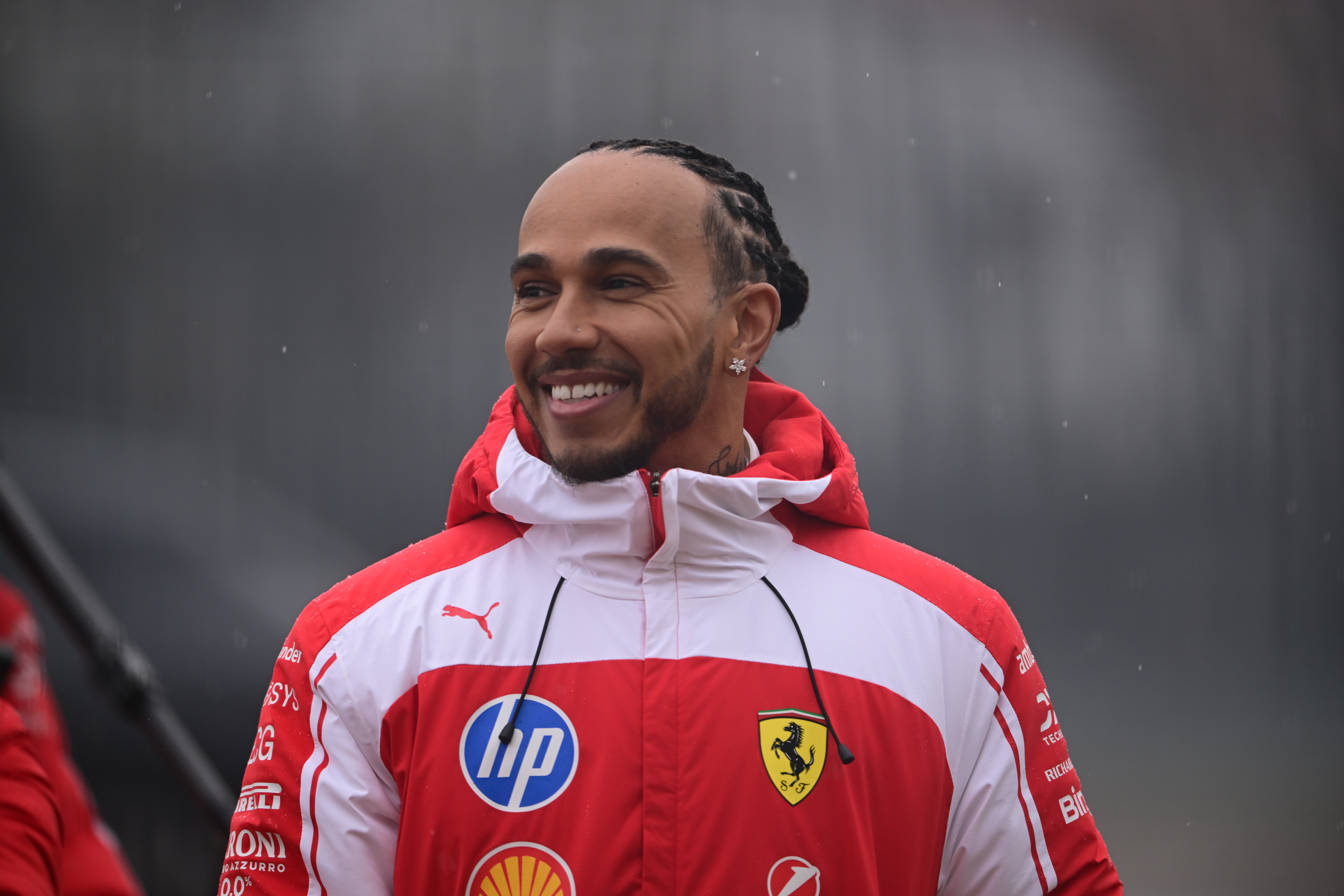 Hamilton rechaça parar e se diz renovado na F1: "Esqueci quem eu era"