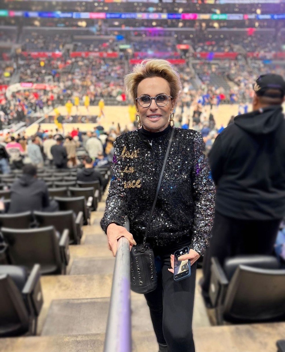Ana Maria Braga posta foto em jogo dos Lakers e manda recado aos fãs | Ge