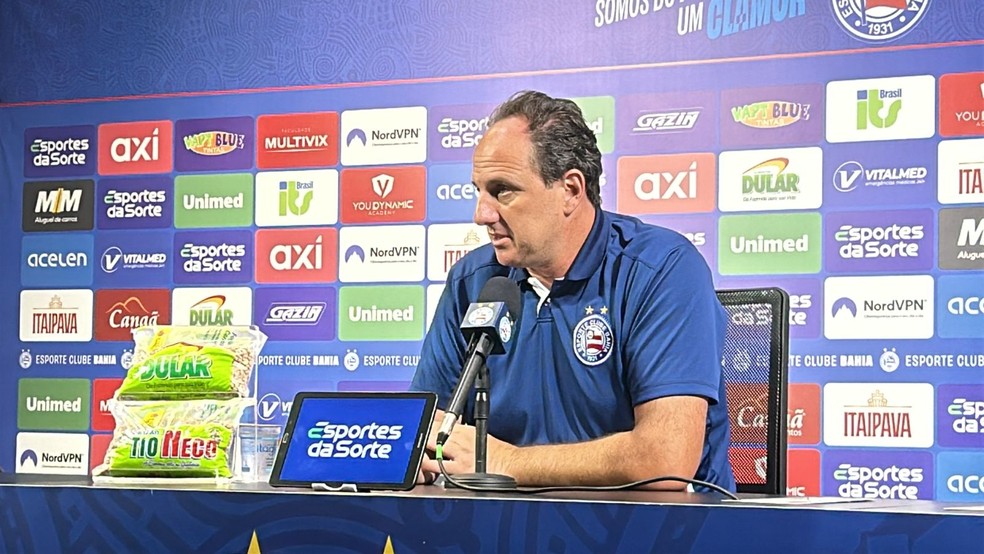Rogério Ceni em entrevista coletiva após derrota para o São Paulo — Foto: Gabrielle Gomes