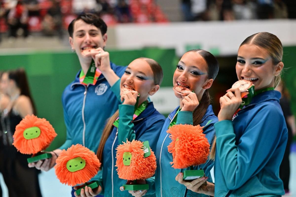 Patinação artística de Santos conquista três bronzes no Mundial no Paraguai