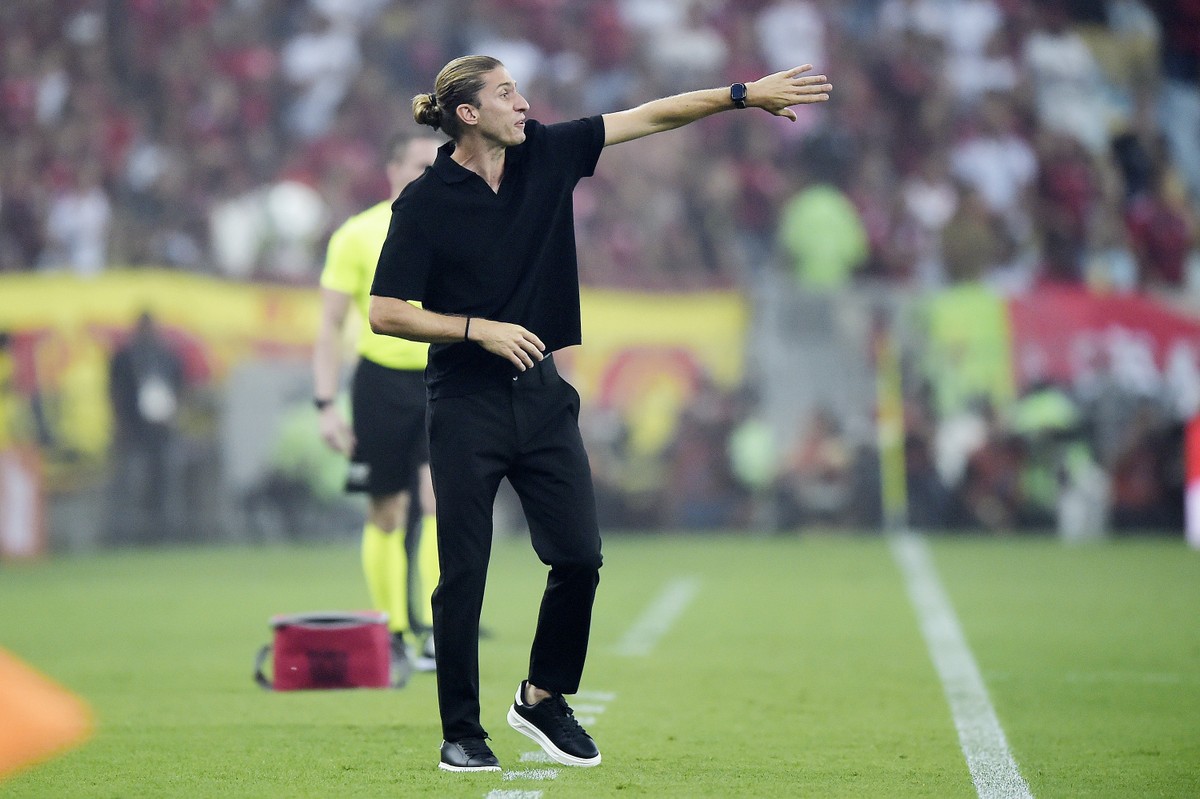 Flamengo reage positivamente às orientações de Filipe Luís no campo