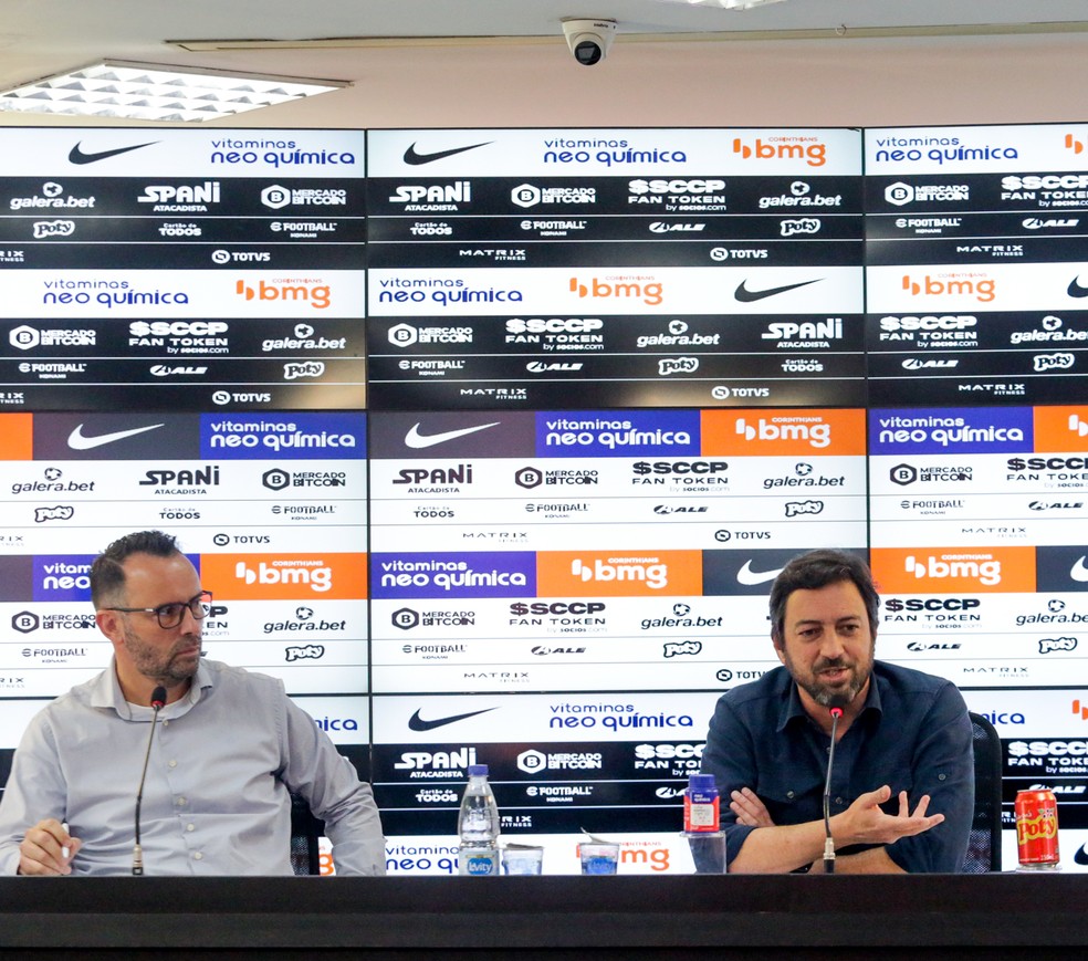 Wesley Melo e Duilio Monteiro Alves, dirigentes do Corinthians — Foto: Rodrigo Coca / Ag.Corinthians