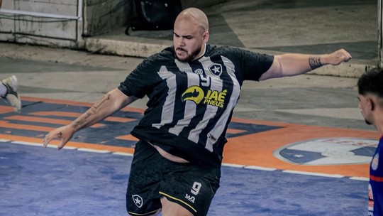 'Falava de mim como morto': a luta de pivô do futsal para sair dos 251kg