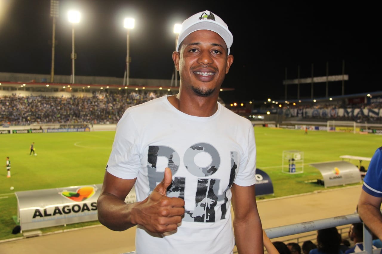 Mota volta de empréstimo, vai ao Rei Pelé e assiste ao empate do CSA ...