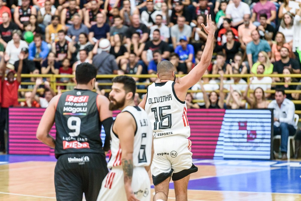 Olivinha vê fim do NBB como uma 'decisão correta' e manda mensagem à  torcida do Flamengo - Lance!