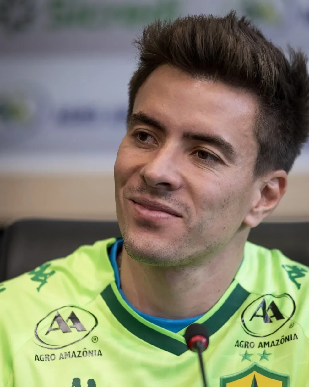 Luan Polli vai vestir a camisa 50 do Cuiabá — Foto: AssCom Dourado