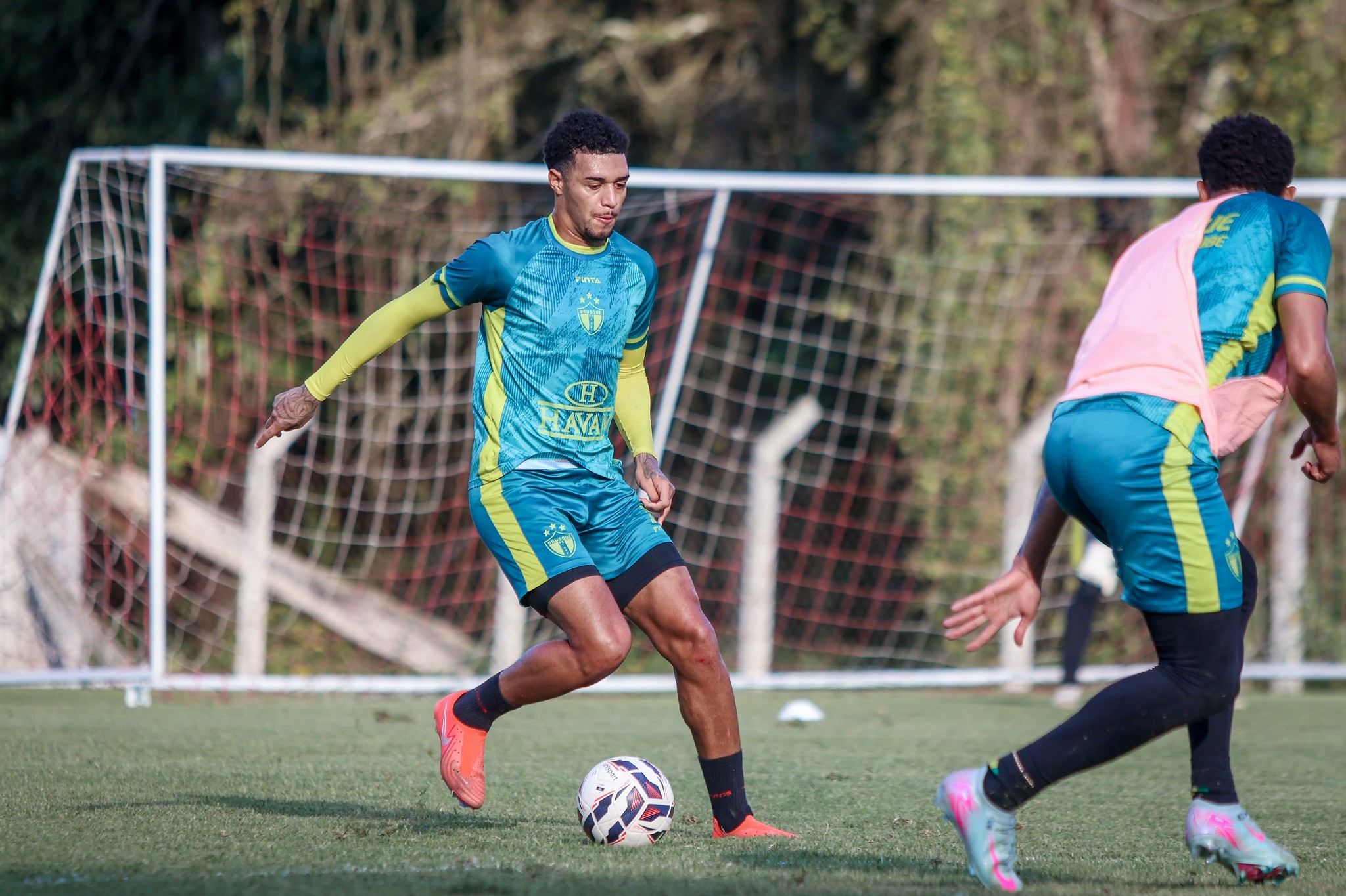 Brusque perde quatro jogadores, suspensos para enfrentar o Anápolis