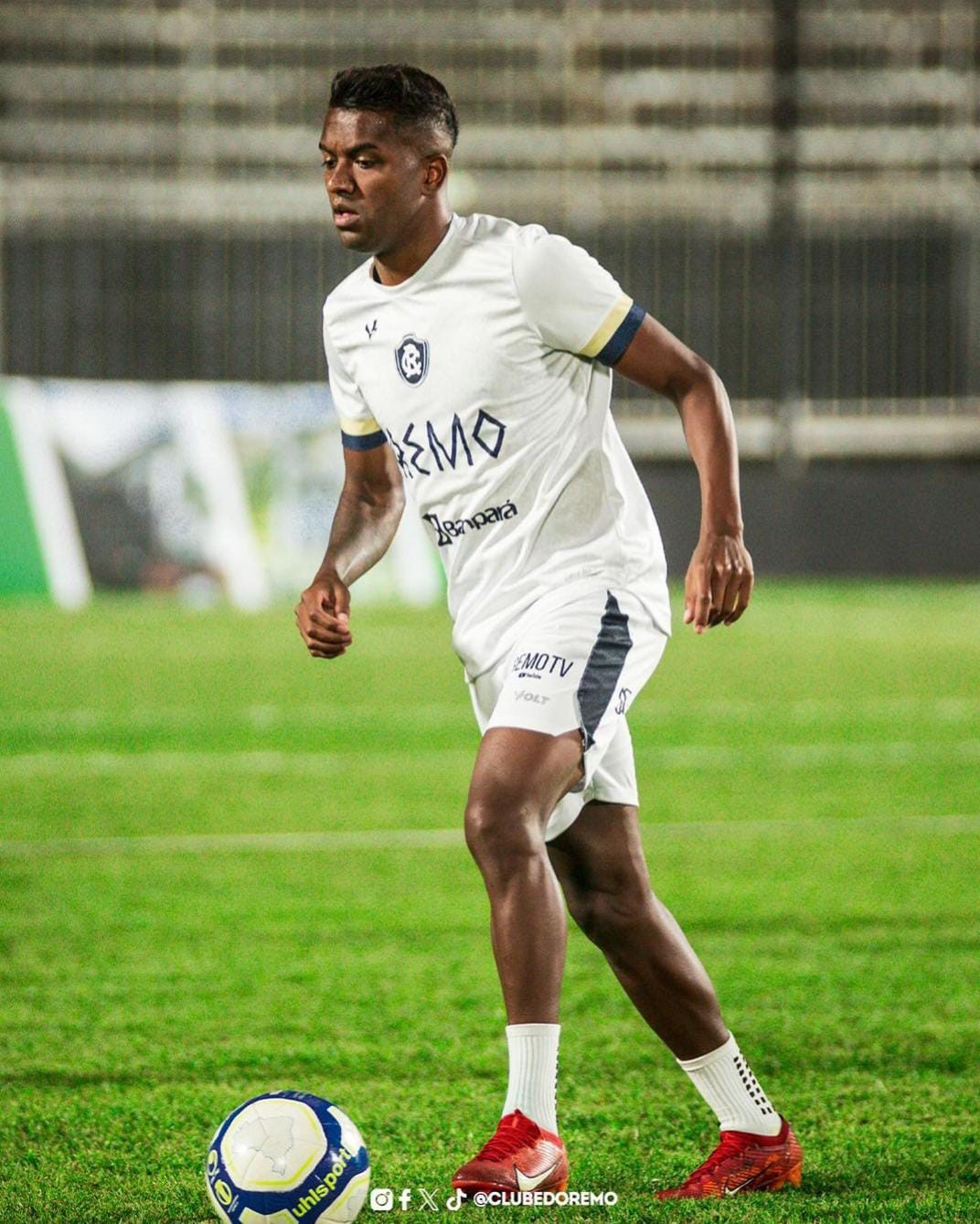 Kelvin afirma que é momento de “fechar a boca e trabalhar forte” no ...