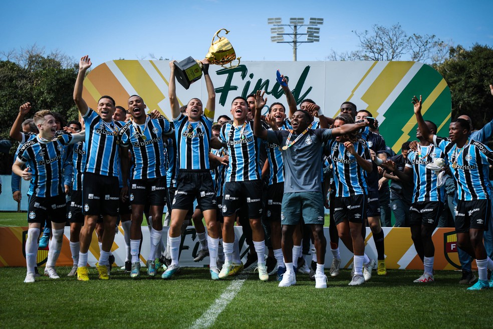 Grêmio faturou o título de campeão gaúcho sub-20 em 2023 — Foto: Renan Jardim/Grêmio