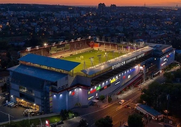 Conheça o estádio que fica em cima de shopping e pode até receber jogos da  Champions, futebol internacional